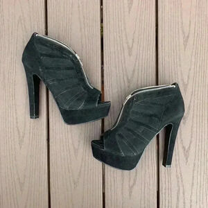 Colin Stuart black mesh pumps with zippers